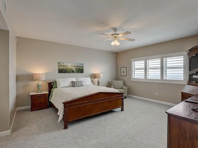 2650 Lake Shore Dr #804 — Photo 16
