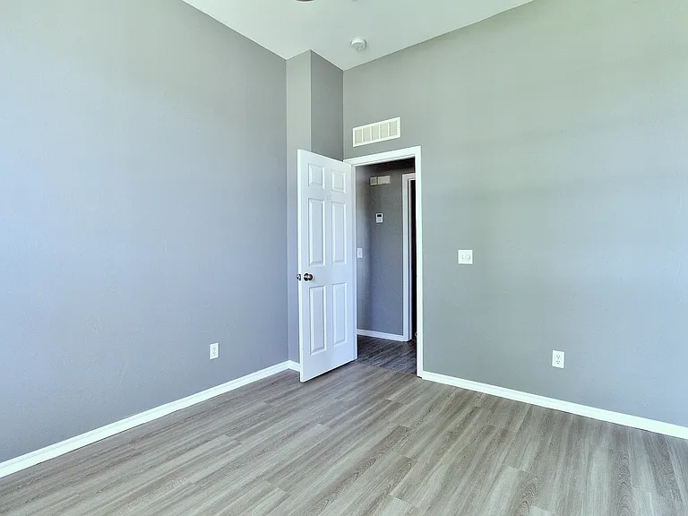 2505 Black Oaks Cir — Photo 18