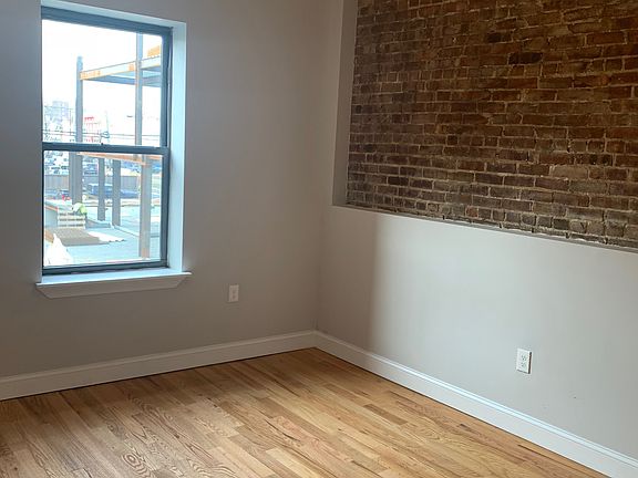 3rd image of 45 Clifton Pl #31E