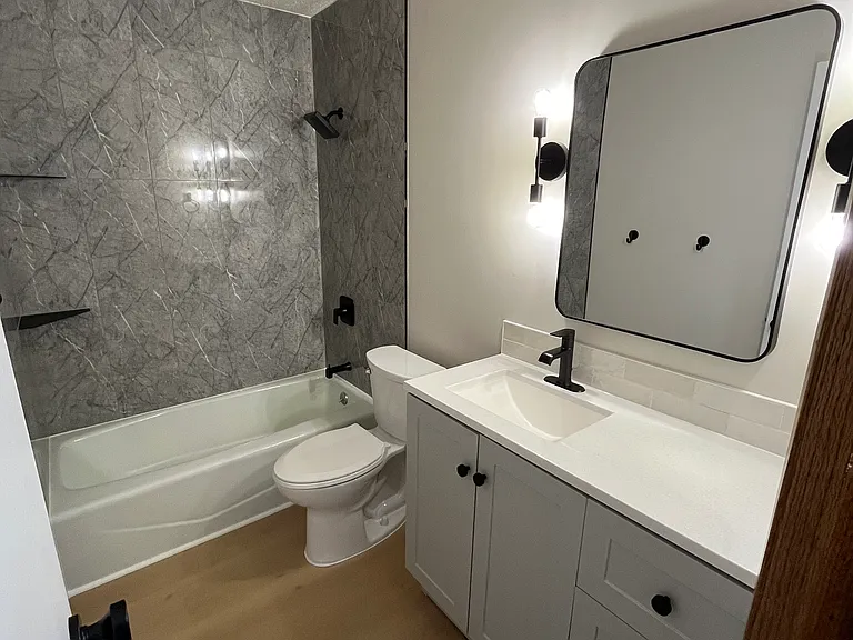 1826 Normandy Ln — Photo 11