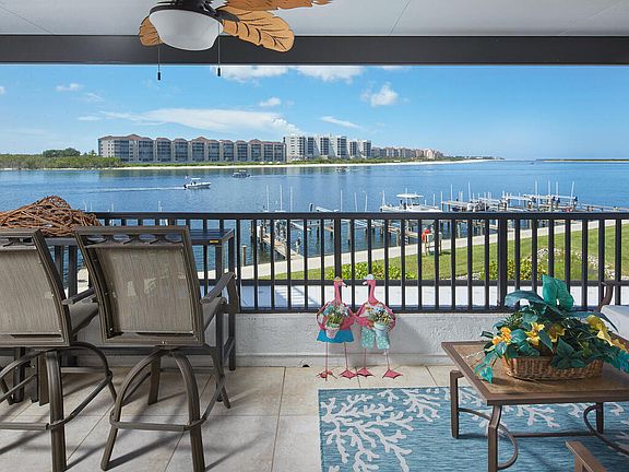 3rd image of 209 La Peninsula Blvd #209
