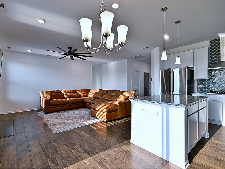 311 Dennis Ln — Photo 9