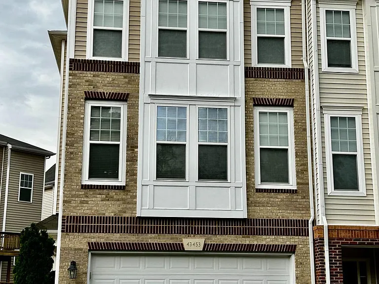 43453 Rickenbacker Sq — Photo 1