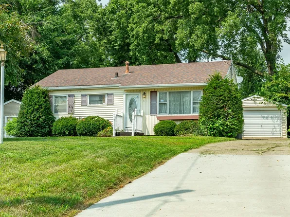211 McKinley Ave, Des Moines, IA 50315
