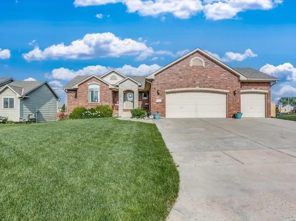 12736 E Cherry Creek Ct, Wichita, KS 67207