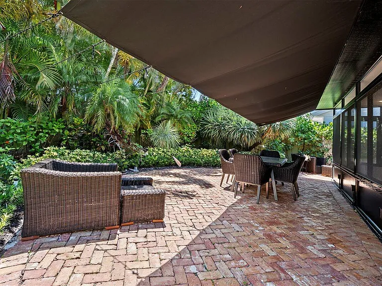 109 Seashore Dr — Photo 34