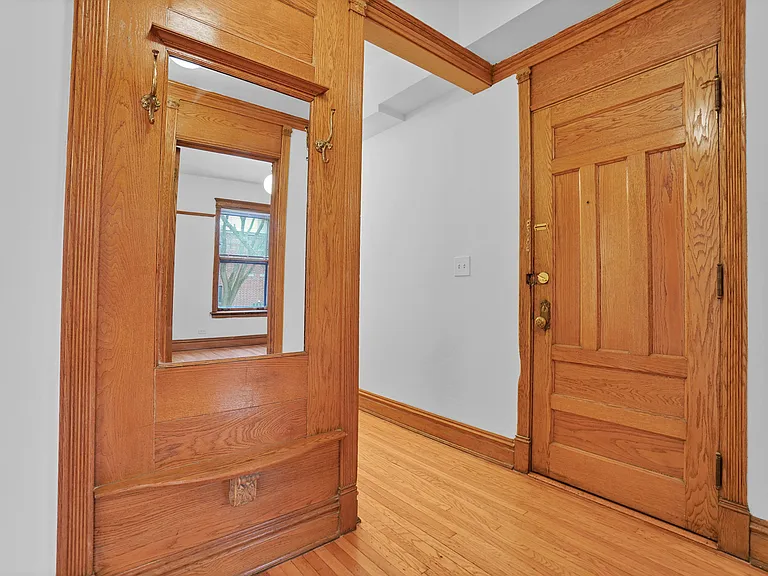 3822 N Sheffield Ave #2 — Photo 3