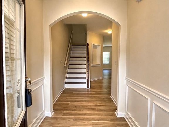 2nd image of 3987 Isaac Ct