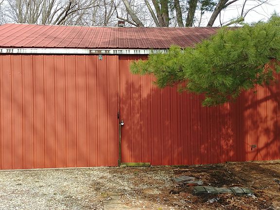 23 X 30 with cement floor