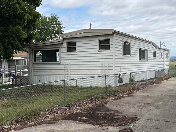 3rd image of 424 N Hodges Rd