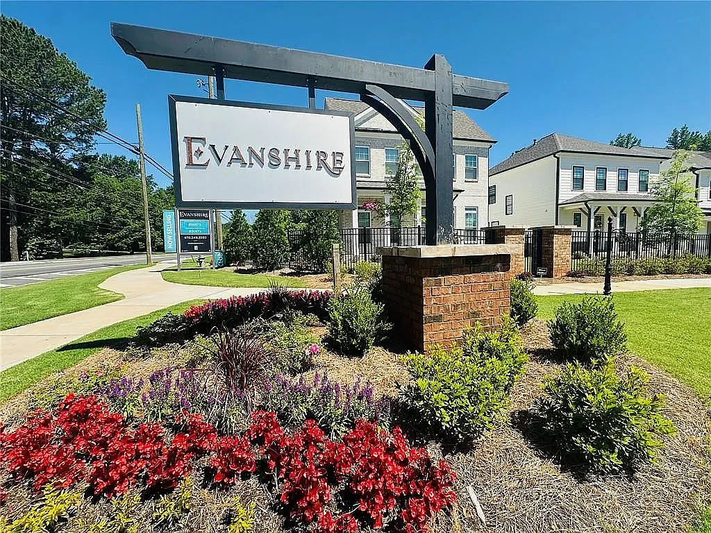 3 bed, 2.5 bath, 2010 sqft, $2,900 — Photo 1
