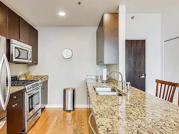 5th image of 303 W Ohio St #3408