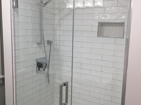 4th image of 6054 N Neva Ave #1