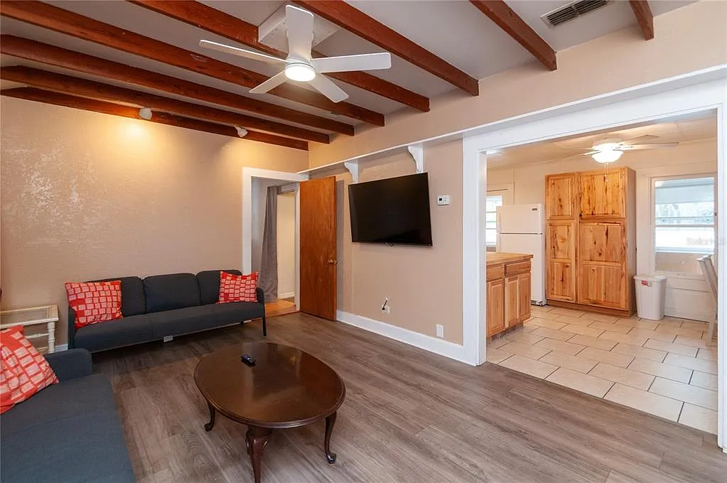 2 bed, 2.0 bath, 980 sqft, $2,450 — Photo 2