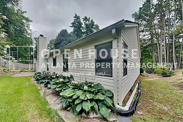 815 Riverstone Ln — Photo 36