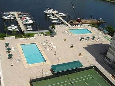 2nd image of 18031 Biscayne Blvd #9033