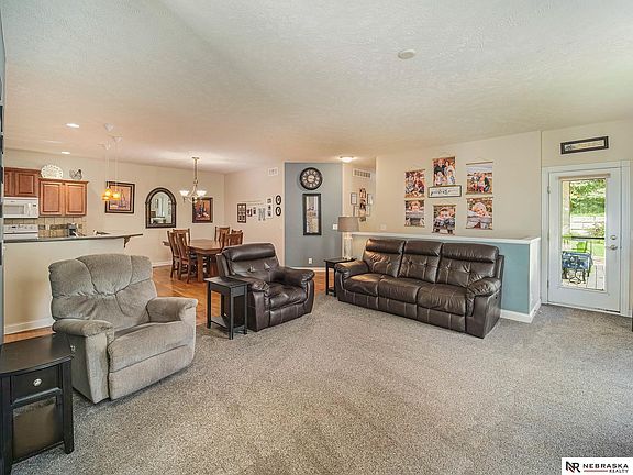 4th image of 9404 Forest Glen Dr