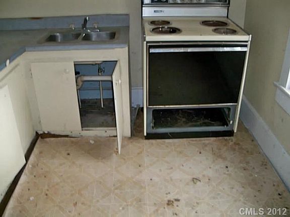 5th image of 822 W Front St Unit 2