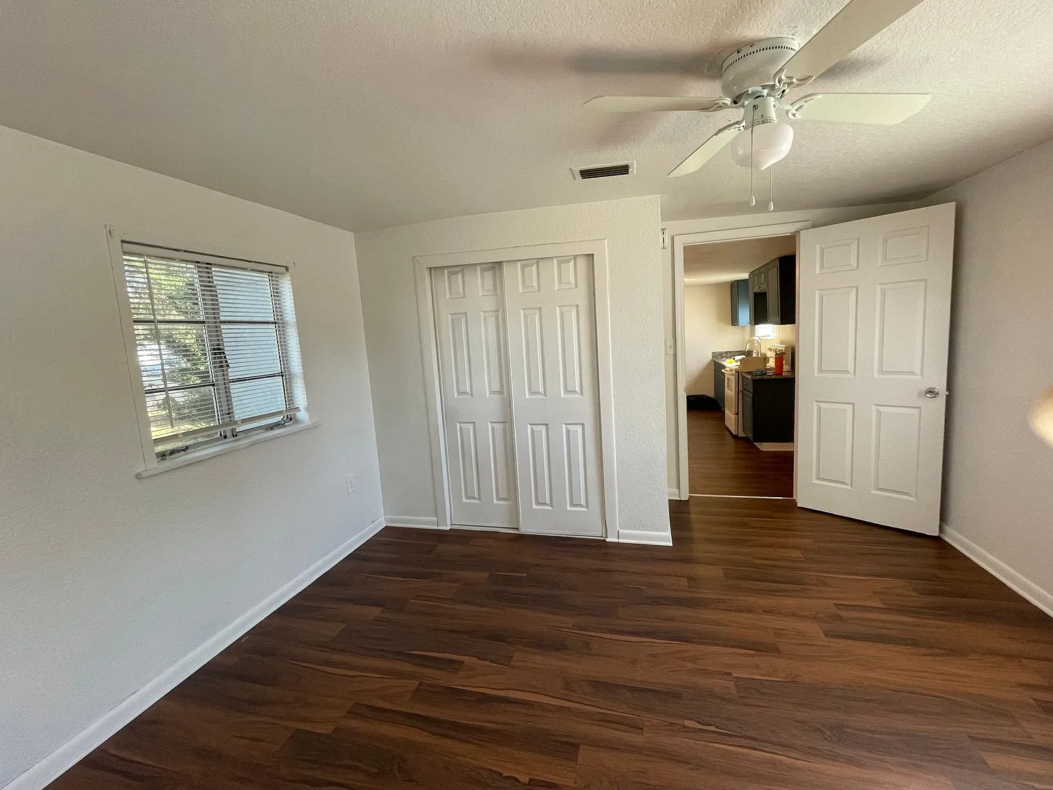 3 bed, 1008 sqft, $1,950 — Photo 3