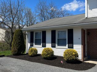 75 Akron Rd, Ephrata, PA 17522