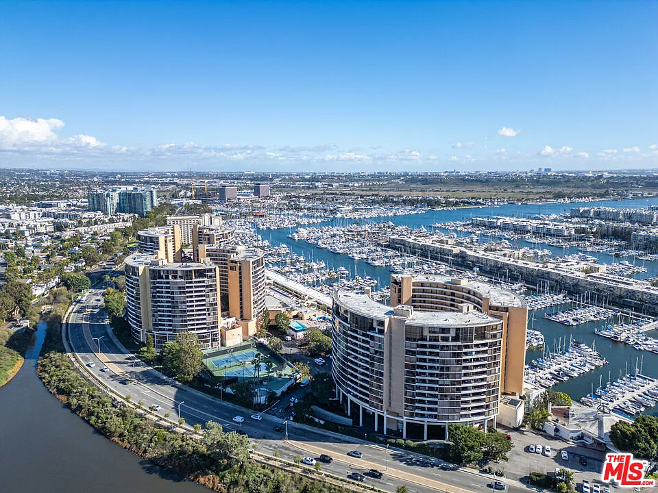 4335 Marina City Dr #1138