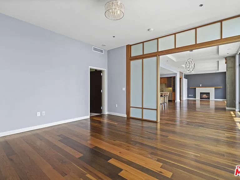1100 Hope St #Penthouse 205 — Photo 23