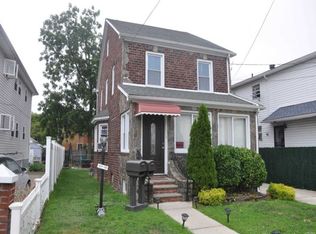 121-18 193rd St, Springfield Gardens, NY 11413