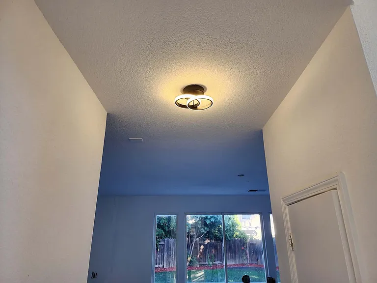 1422 Greenwillow Way — Photo 3