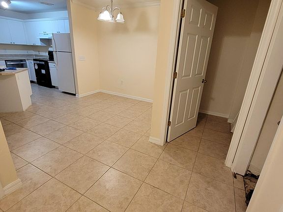 2nd image of 3591 Kernan Blvd S APT 201