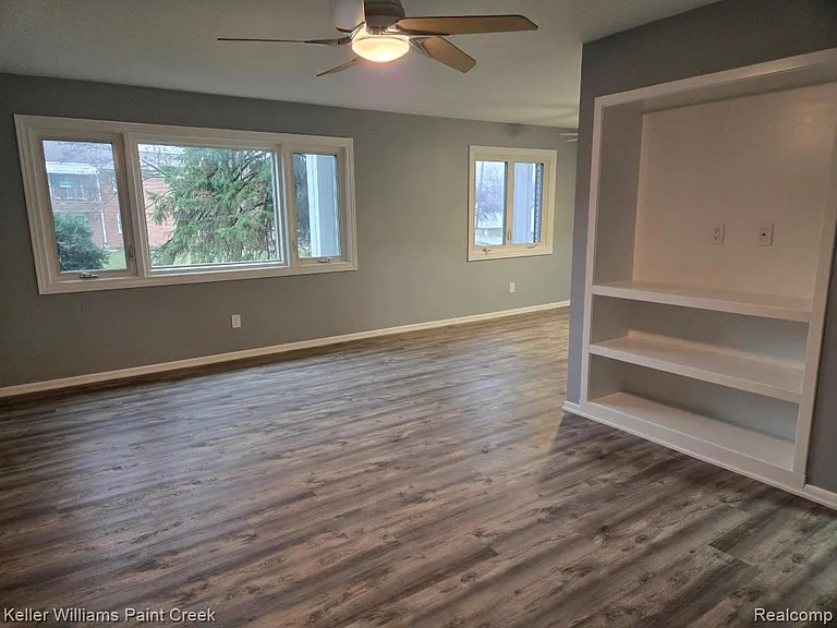 3105 Linwood Ave — Photo 6