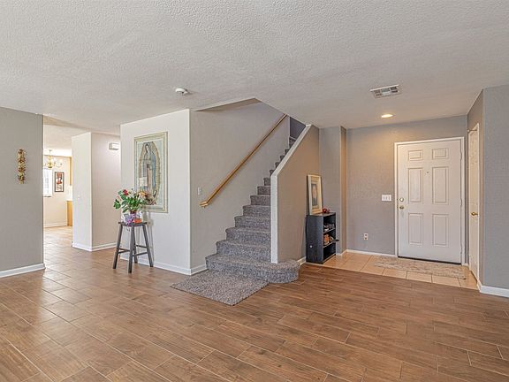 4th image of 45416 Mays Ct