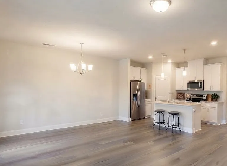 857 Longleaf Ln — Photo 3