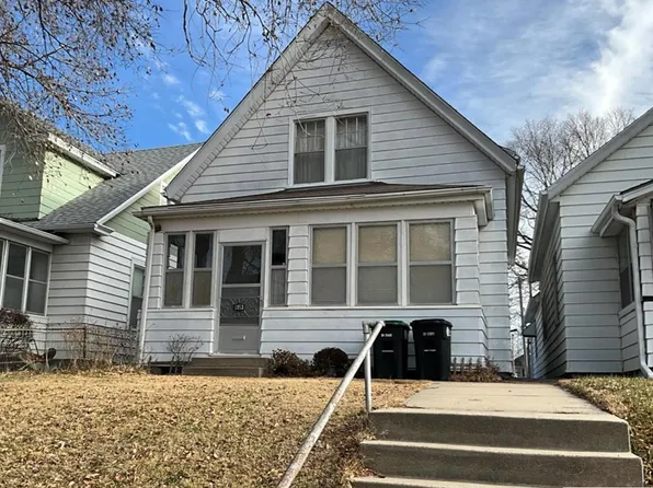 1953 S 11th St, Omaha, NE 68108