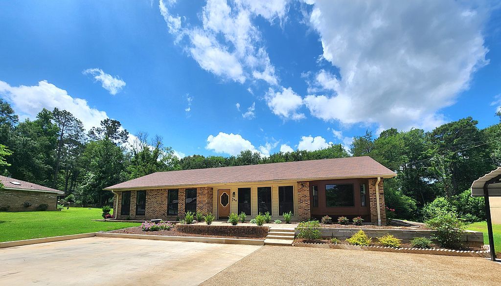 208 Treetop Ln - Property Image