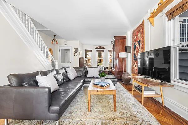 Sold by Compass | media 2