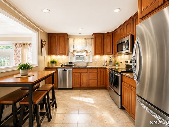 4th image of 269 Wakelee Avenue