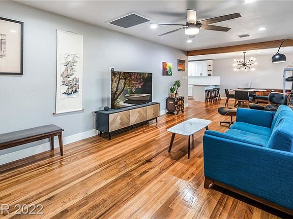 4th image of 1110 Barnard Dr