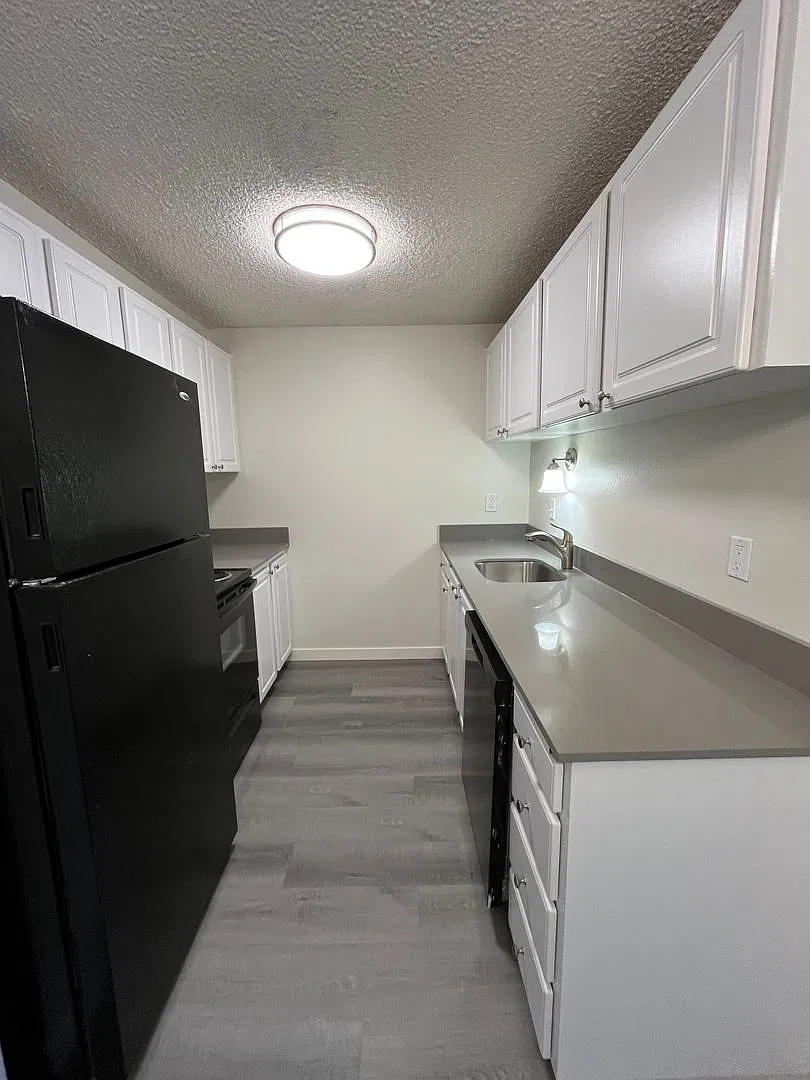 2bed/2bath with dishwasher — Photo 1