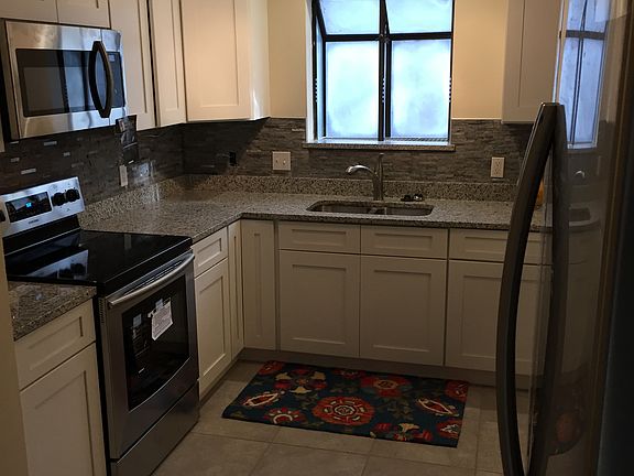 4th image of 1737 Brookside Blvd