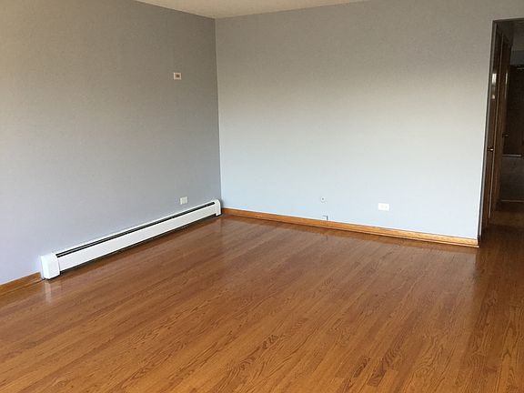 4th image of 9657 River St APT 2
