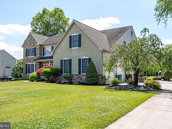 2nd image of 710 Nicole Dr