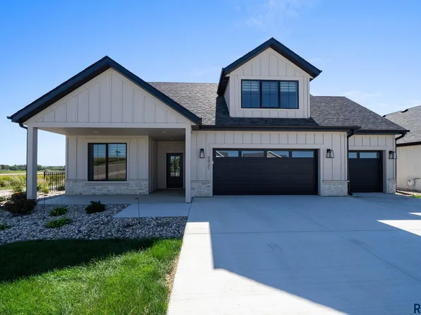 5921 E Rush St, Sioux Falls, SD 57110