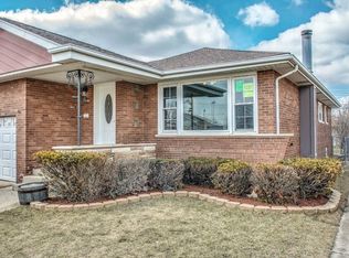 9842 S Utica Ave, Evergreen Park, IL 60805