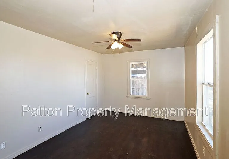 106 N Virginia St — Photo 4