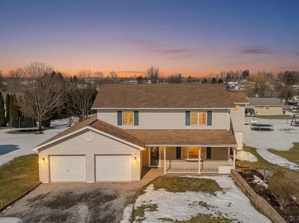 140 Hickory Dr, Salix, PA 15952