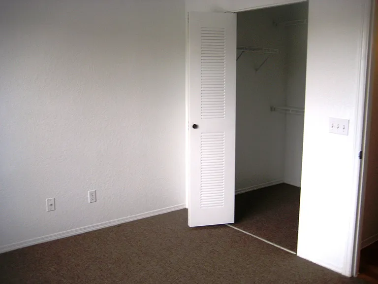 Whistler's Green Apartment Homes — Photo 8