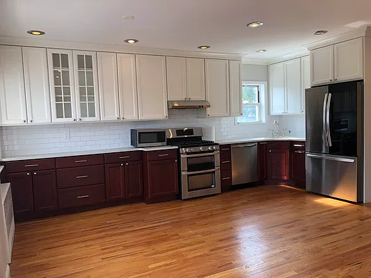 Rented by Amorelli Realty | media 4