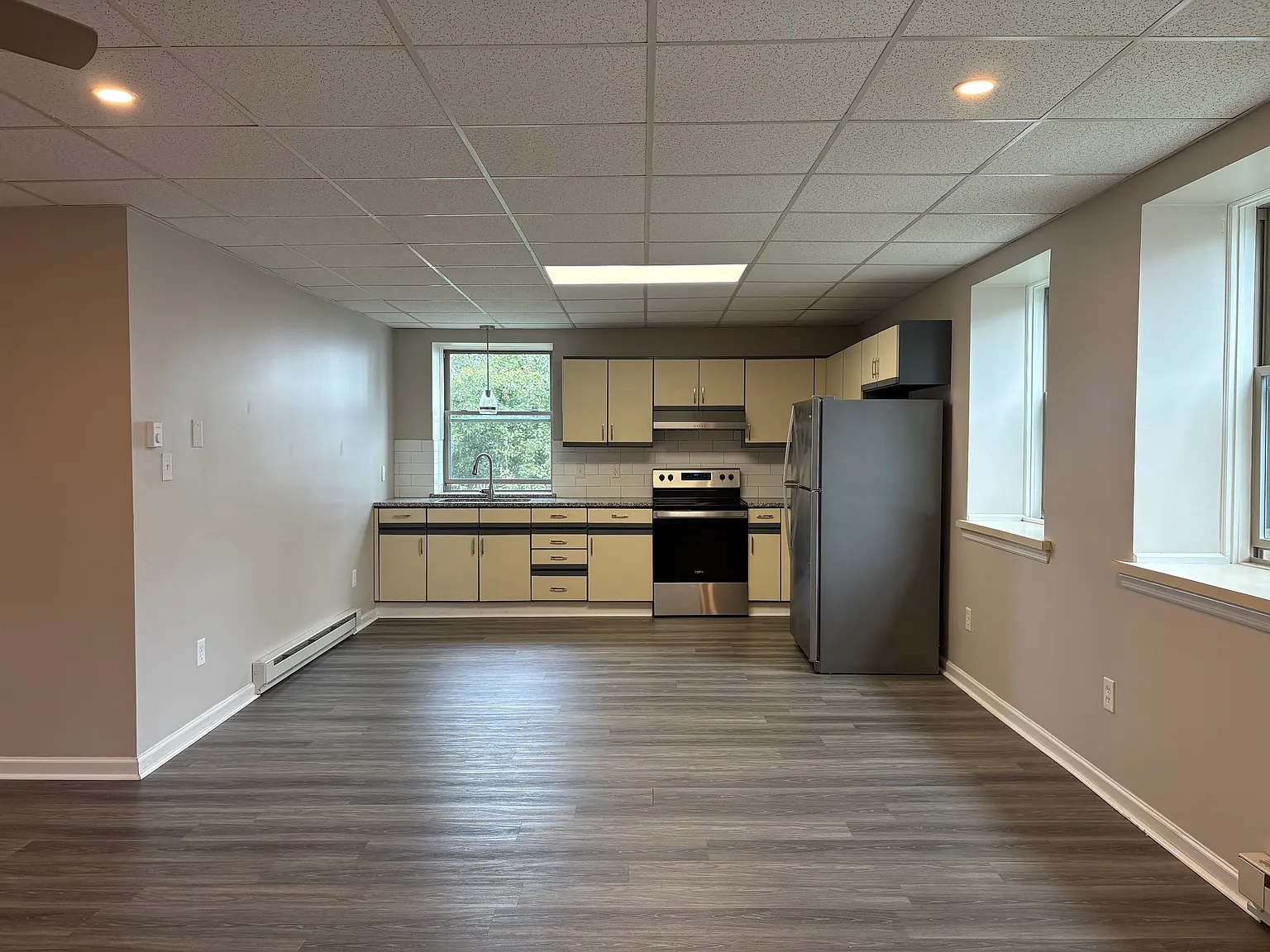 2 bed, 1000 sqft, $1,400 — Photo 1