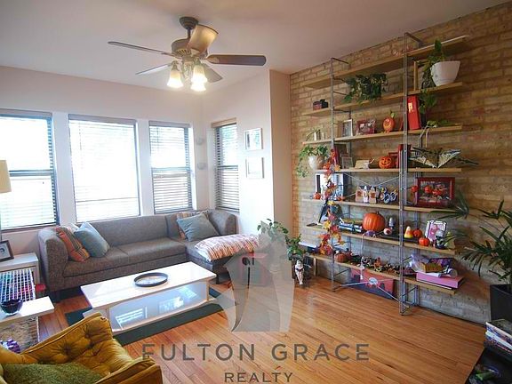 4th image of 2623 N California Ave #2C