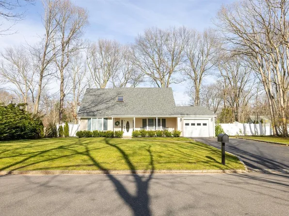 21 Stafford Lane, Stony Brook, NY 11790